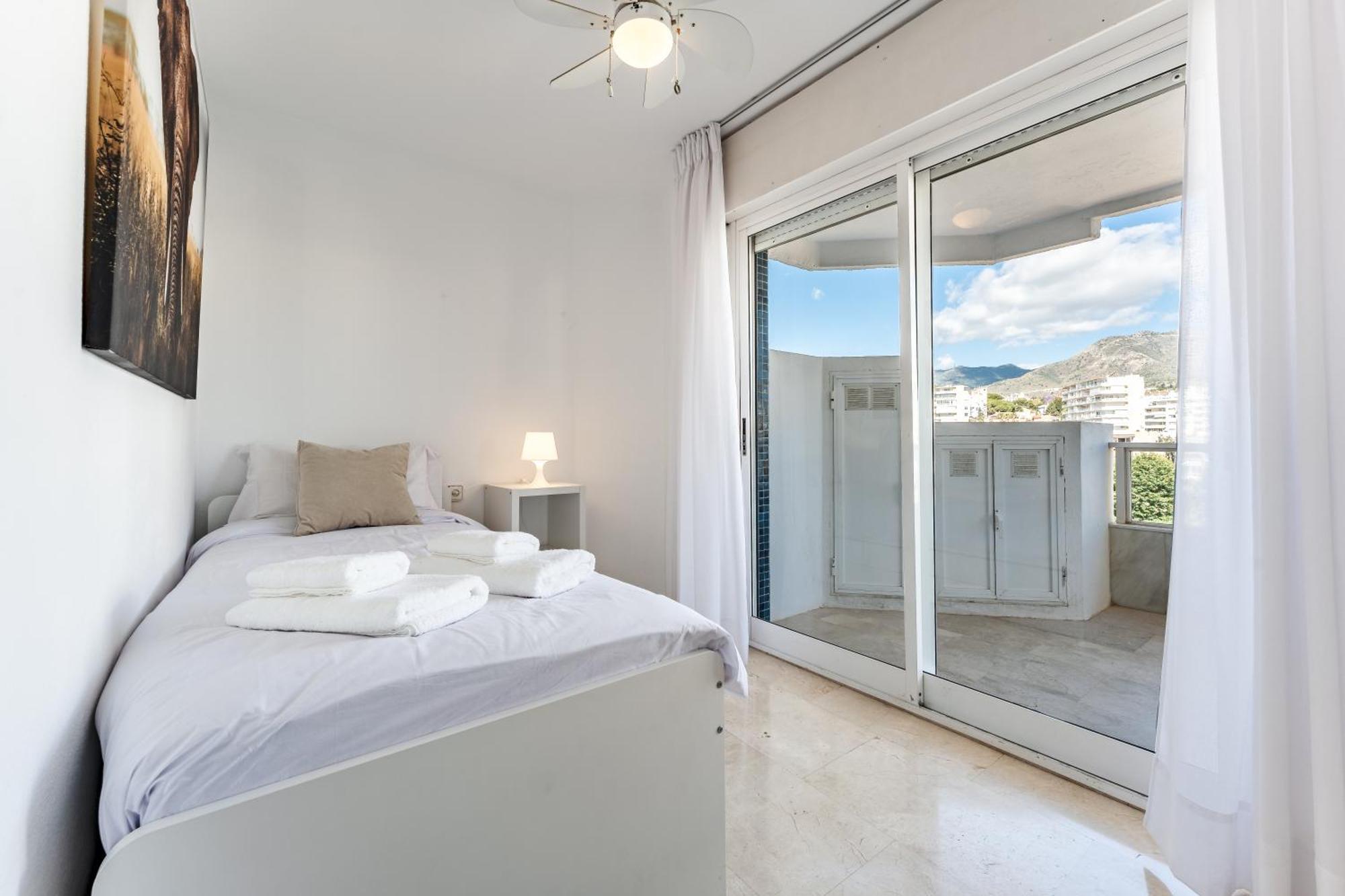 Tropico Carihuela View & Parking Apartman Torremolinos Kültér fotó