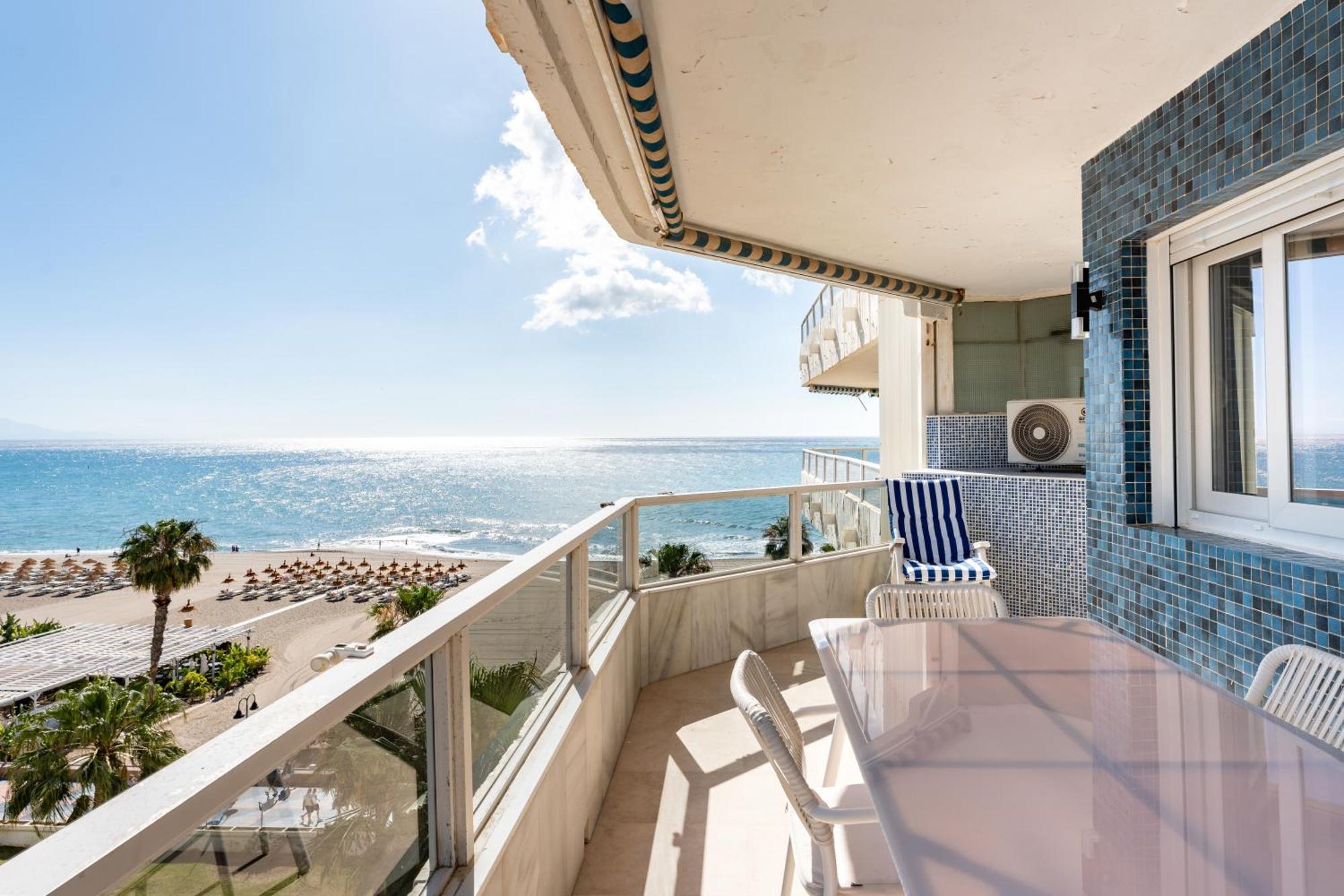 Tropico Carihuela View & Parking Apartman Torremolinos Kültér fotó