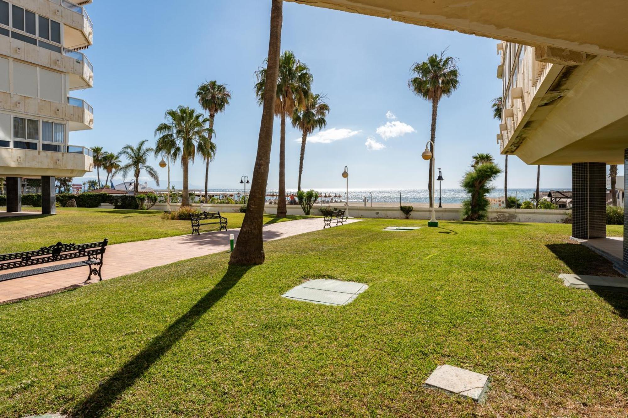 Tropico Carihuela View & Parking Apartman Torremolinos Kültér fotó